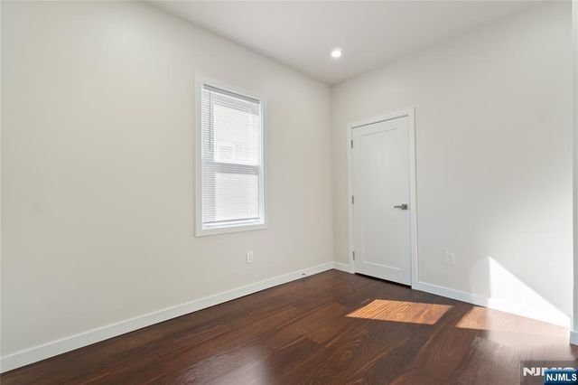 826 George Street 2nd Floor, Plainfield, NJ 07062