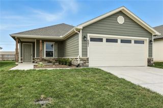 20391 W 194th Terrace, Spring Hill, KS 66083