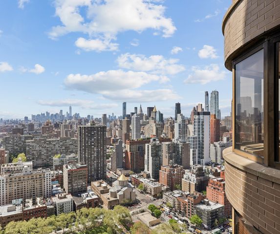 330 E 38th St Apt 43P, New York City, NY 10016
