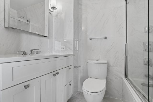 330 E 38th St Apt 43P, New York City, NY 10016