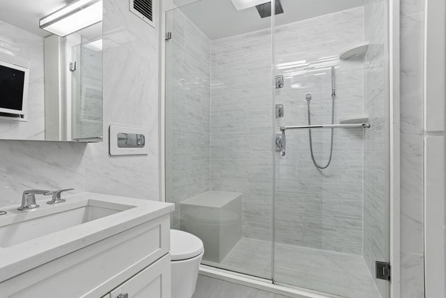 330 E 38th St Apt 43P, New York City, NY 10016