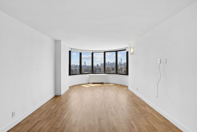 330 E 38th St Apt 43P, New York City, NY 10016
