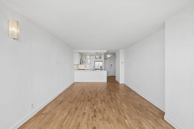 330 E 38th St Apt 43P, New York City, NY 10016