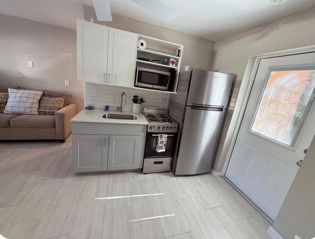 1214 BAY PINE BOULEVARD B, Indian Rocks Beach, FL 33785