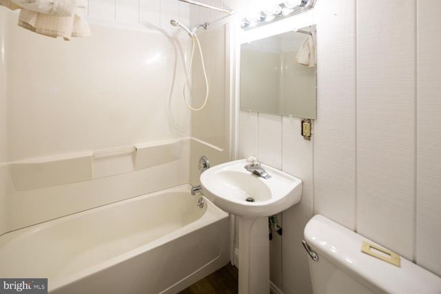 11 CARLISLE RD, Newark, DE 19713