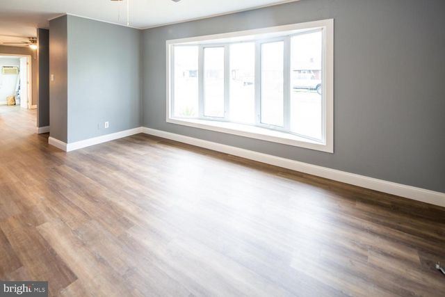 11 CARLISLE RD, Newark, DE 19713