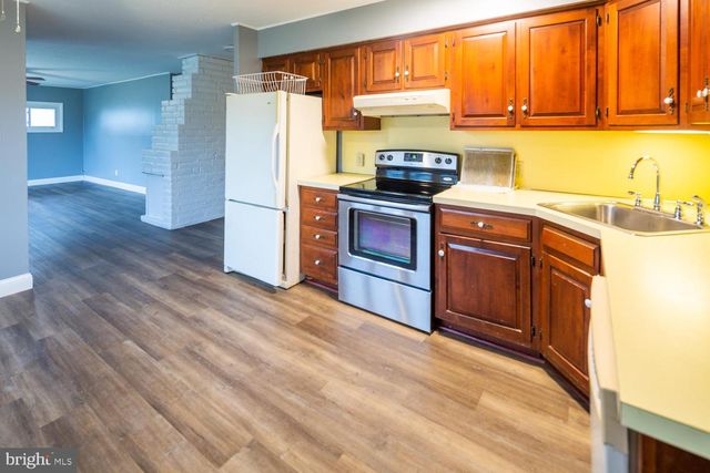 11 CARLISLE RD, Newark, DE 19713