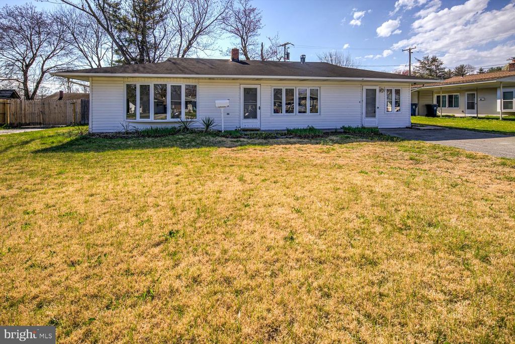 11 CARLISLE RD, Newark, DE 19713