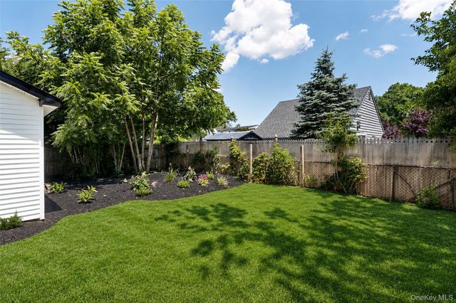 85 Garfield Avenue, Sayville, NY 11782