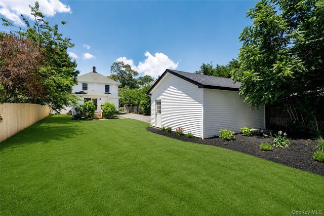 85 Garfield Avenue, Sayville, NY 11782