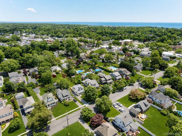 85 Garfield Avenue, Sayville, NY 11782