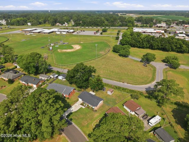 4114 Edgewood Drive, Ayden, NC 28513