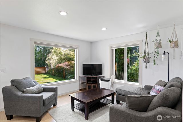 420 French Avenue, Arlington, WA 98223