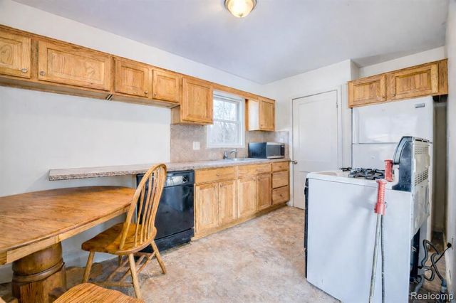 2209 Progress Avenue, Lincoln Park, MI 48146