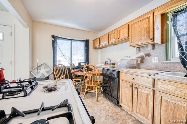 2209 Progress Avenue, Lincoln Park, MI 48146