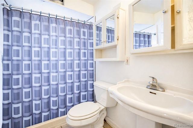 2209 Progress Avenue, Lincoln Park, MI 48146