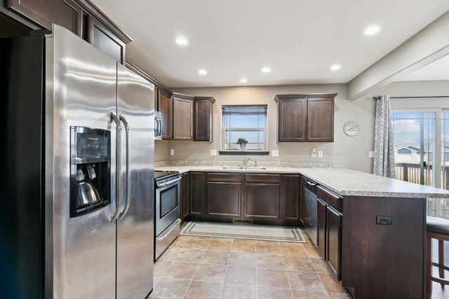 4106 Mourning Dove Drive, Waterloo, IA 50702