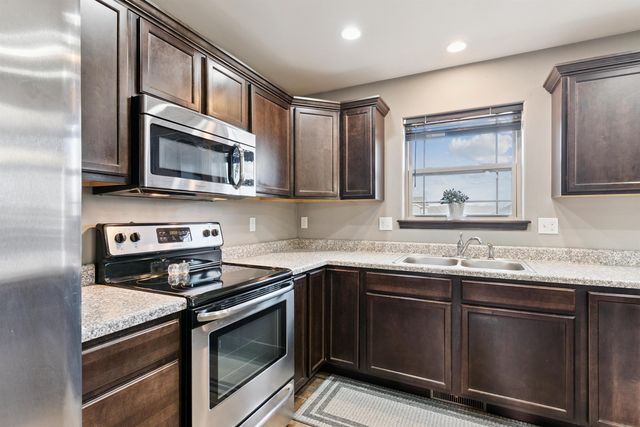 4106 Mourning Dove Drive, Waterloo, IA 50702