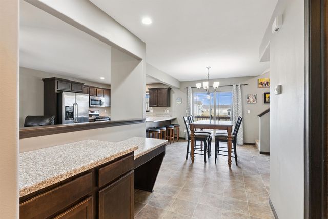 4106 Mourning Dove Drive, Waterloo, IA 50702