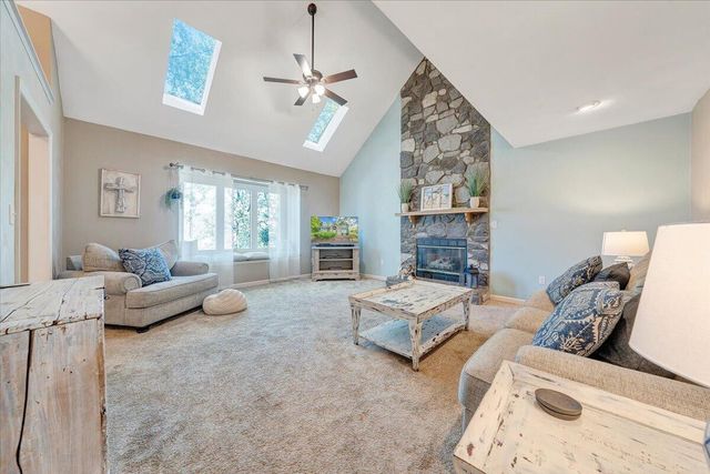 662 Stayman RD, Roanoke, VA 24019