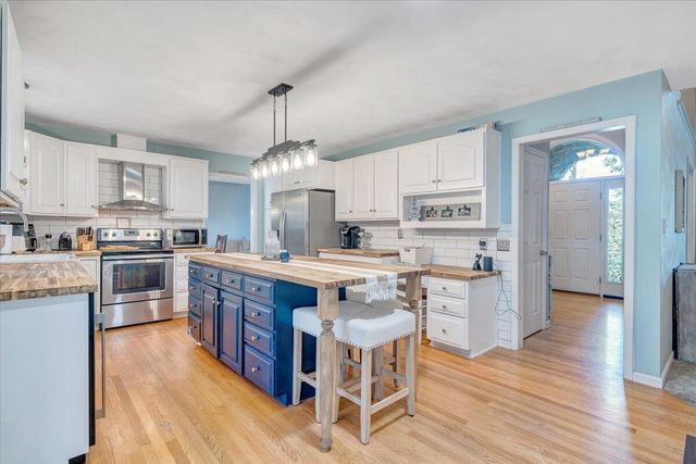 662 Stayman RD, Roanoke, VA 24019