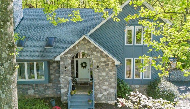 662 Stayman RD, Roanoke, VA 24019
