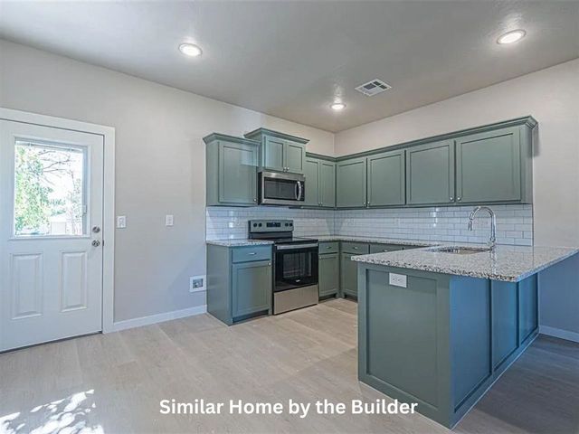 1816 SW Monroe Ave, Lawton, OK 73501