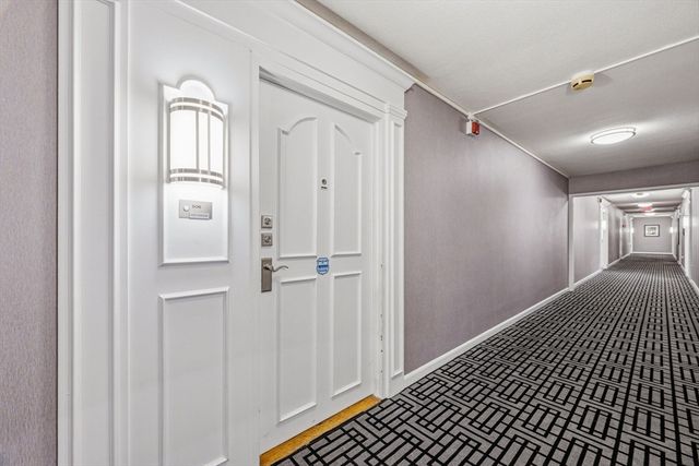 20 Hammond Pond Pkwy 506, Newton, MA 02467