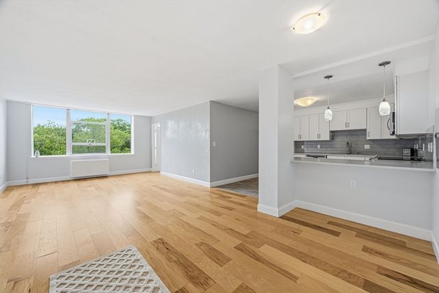 20 Hammond Pond Pkwy 506, Newton, MA 02467