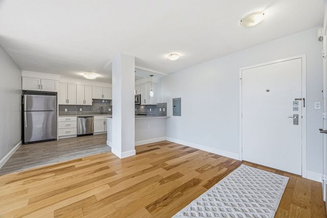 20 Hammond Pond Pkwy 506, Newton, MA 02467