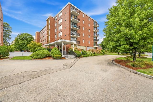 20 Hammond Pond Pkwy 506, Newton, MA 02467