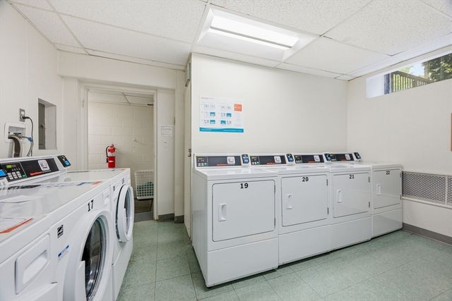 20 Hammond Pond Pkwy 506, Newton, MA 02467