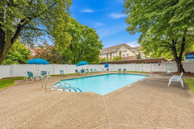 20 Hammond Pond Pkwy 506, Newton, MA 02467