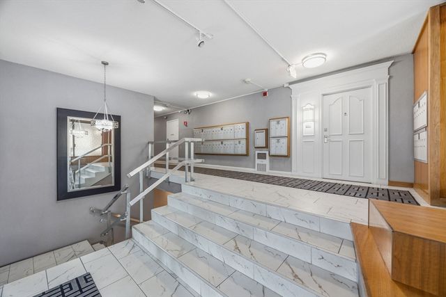 20 Hammond Pond Pkwy 506, Newton, MA 02467