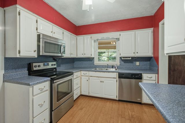 945 Deer Run Drive, Ellerslie, GA 31807
