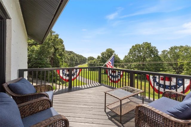 22047 E Dawn Hill Road, Siloam Springs, AR 72761