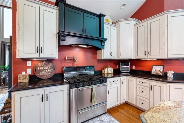 22047 E Dawn Hill Road, Siloam Springs, AR 72761