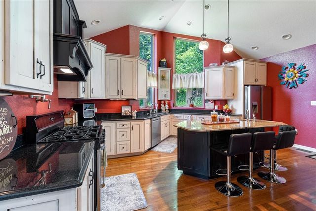 22047 E Dawn Hill Road, Siloam Springs, AR 72761