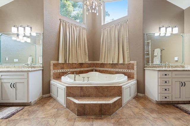 22047 E Dawn Hill Road, Siloam Springs, AR 72761