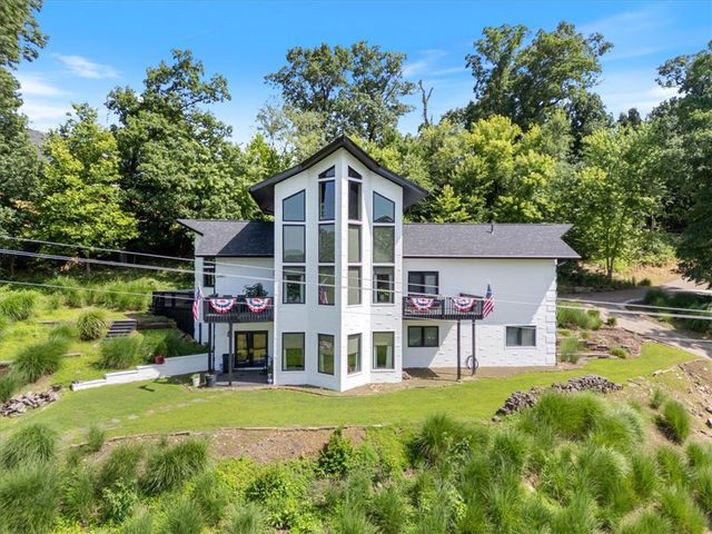 22047 E Dawn Hill Road, Siloam Springs, AR 72761