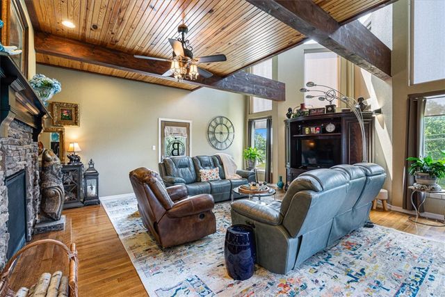 22047 E Dawn Hill Road, Siloam Springs, AR 72761