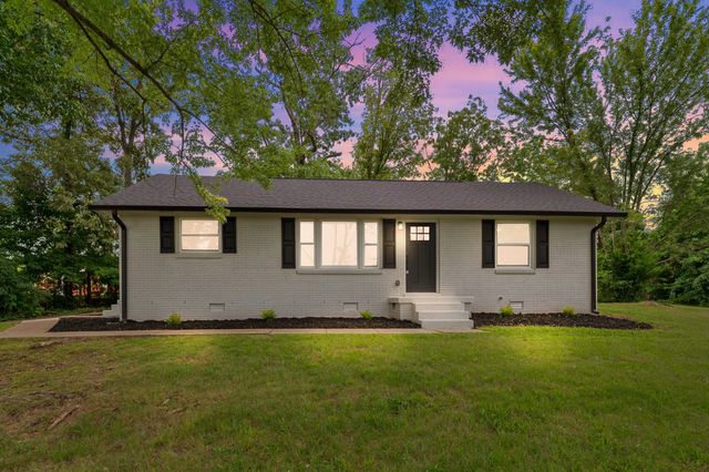 608 Zinnia Dr, Clarksville, TN 37042