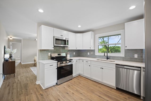 608 Zinnia Dr, Clarksville, TN 37042