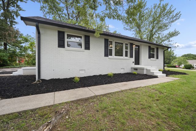 608 Zinnia Dr, Clarksville, TN 37042