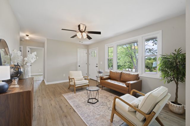 608 Zinnia Dr, Clarksville, TN 37042