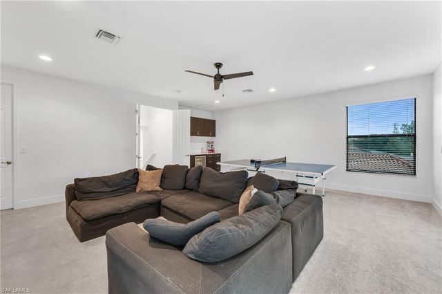 2954 Cinnamon Bay CIR, Naples, FL 34119