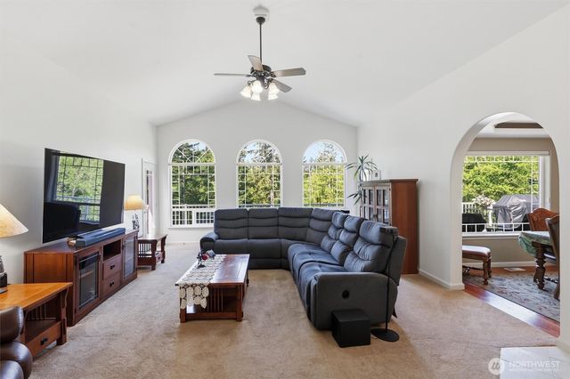 19310 95th Avenue NE, Arlington, WA 98223