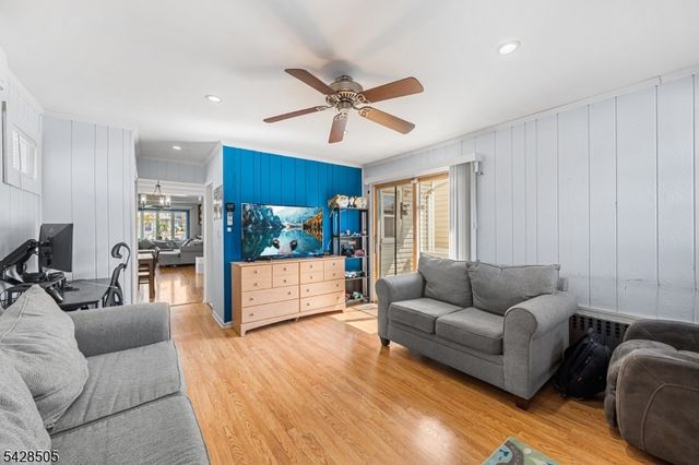 333 Amon Ter, Linden City, NJ 07036