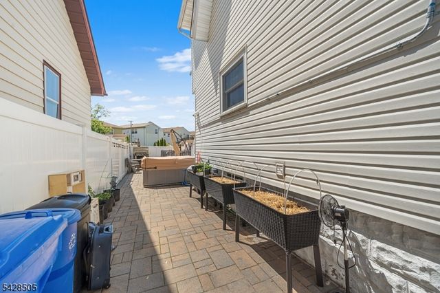 333 Amon Ter, Linden City, NJ 07036