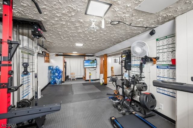 333 Amon Ter, Linden City, NJ 07036